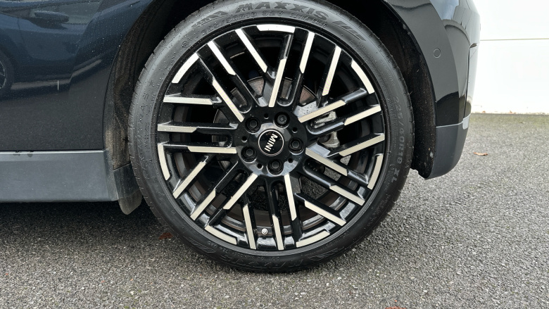 MINI Cooper 135kW E Classic 41kWh 3dr Auto Electric Hatchback